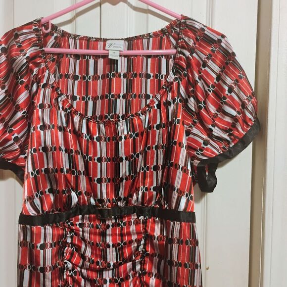 Venezia Red and Black Patterned Blouse - Picture 6 of 12